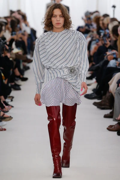 Look 7